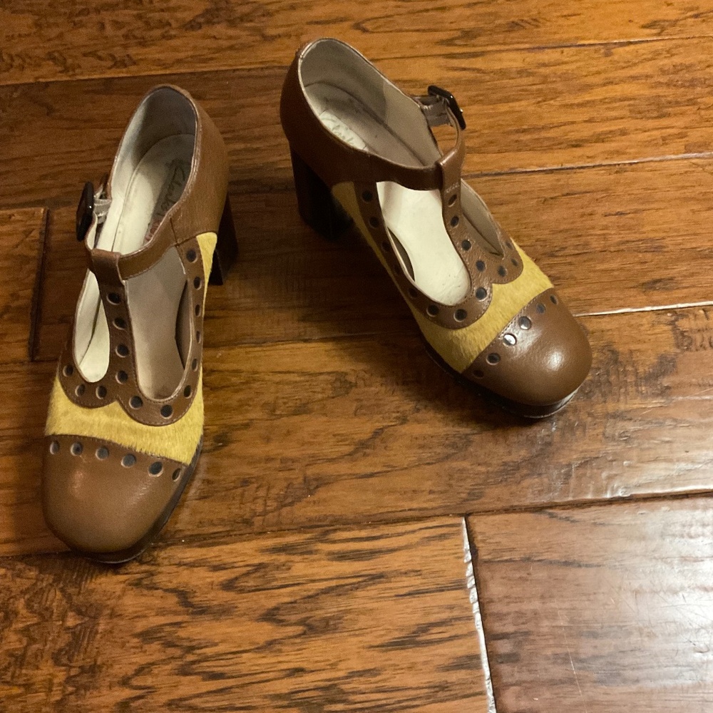 Orla Kiely x Clark’s Dotty Shoe in Ochre/yellow 9M